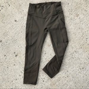 ✨LULULEMON✨MakeAnOffer All The Right Places Crop